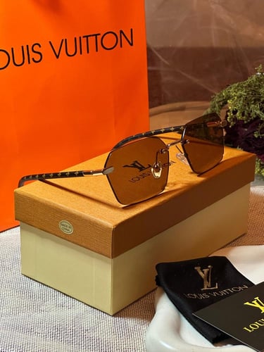 نظارة LOUIS VUITTON بني