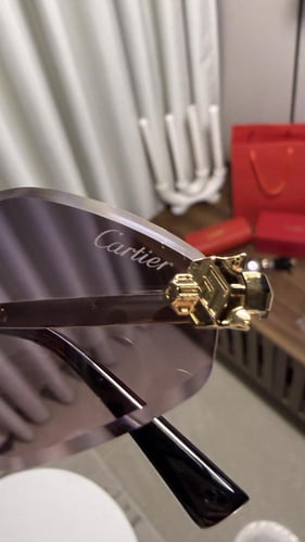 نظارة Cartier اطار ذهبي - عدسة مدرج