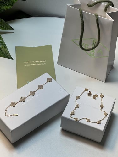 طقم van cleef ذهبي