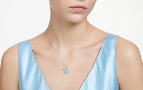 سلسال سوارفيسكي فضي كريستالة زرقاء