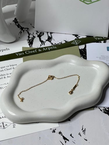 إسوارة Van cleef ذهبي _ كرستالات