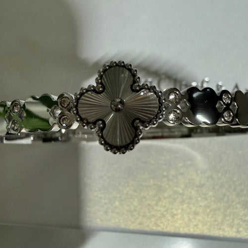 اسوارة Van cleef فضي