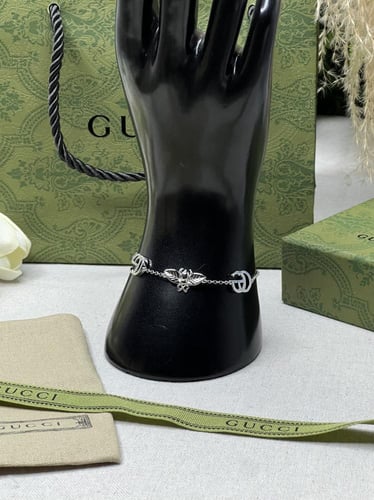 اسوارة GUCCI فضي
