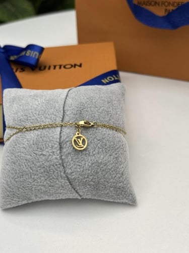إسوارة LOUIS VUITTON معدن ذهبي