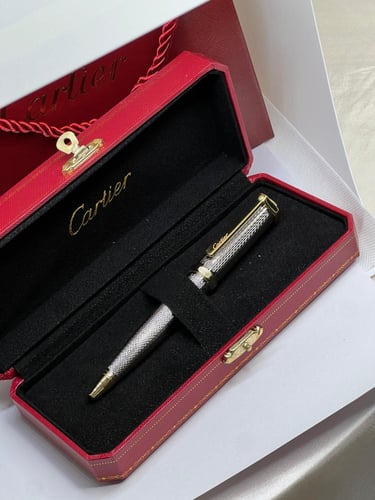 قلم حبر من مجموعة سانتوس دو كارتيه