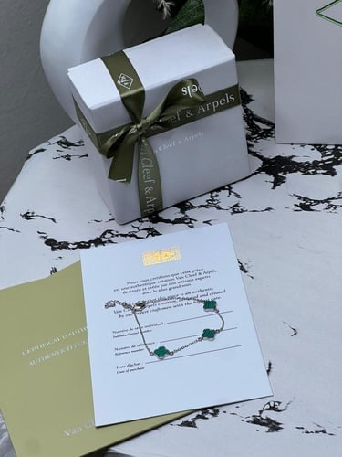 أسوارة Van cleef فضي وردة