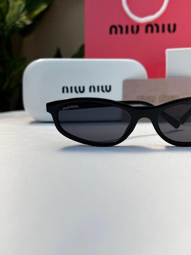 نظارة miu miu إطار أسود - عدسة أسود