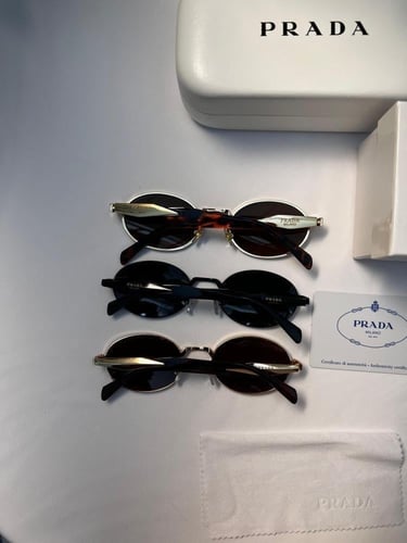 نظارة prada- ملون