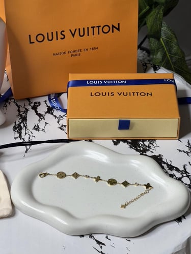 إسوارة LOUIS VUITTON معدن ذهبي
