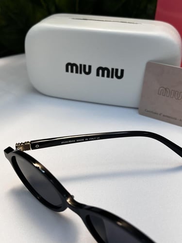 نظارة - MIU MIU إطار أسود - عدسة اسود