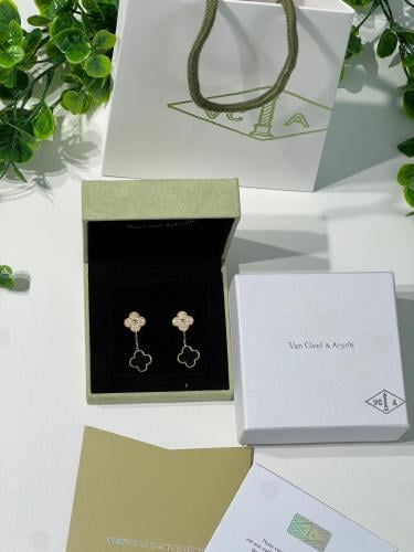 حلق Van cleef أسود