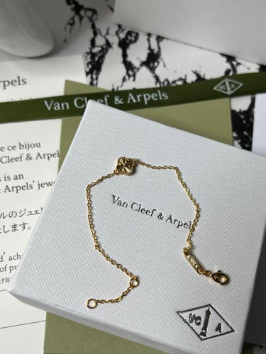 إسوارة Van cleef ذهبي _ كرستالات