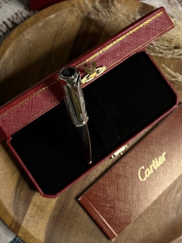 قلم حبر من مجموعة سانتوس دو كارتيه