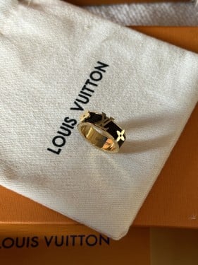 خاتم LOUIS VUITTON ذهبي