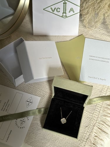 ملحقات Van Cleef الماستر سلسال