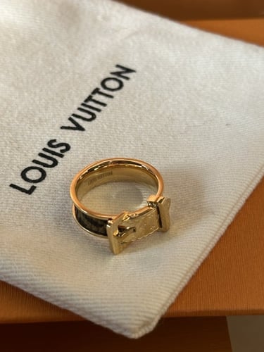 خاتم LOUIS VUITTON ذهبي