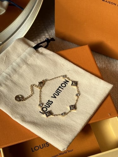 إسوارة LOUIS VUITTON معدن ذهبي