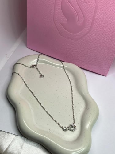 سلسال سوارفيسكي فضي كريستالة فضي