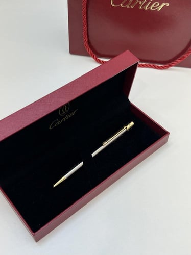 قلم حبر من مجموعة سانتوس دو كارتيه