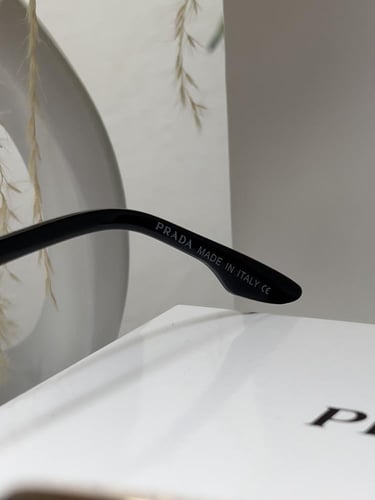 نظارة PRADA أطار أسود