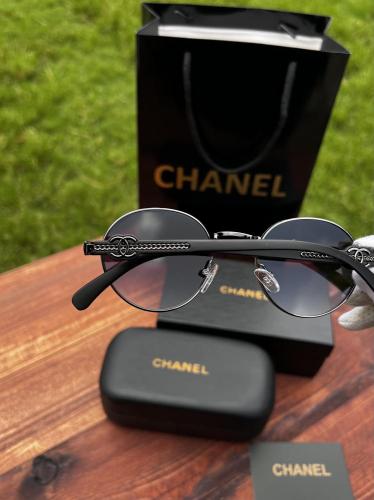 نظارة CHANEL - أسود