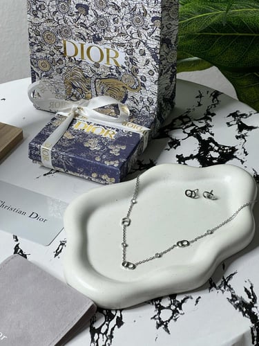 سلسال Dior معدن فضي