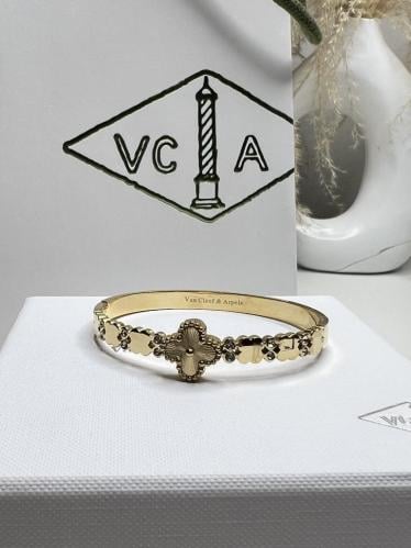 اسوارة فان كليف ذهبي