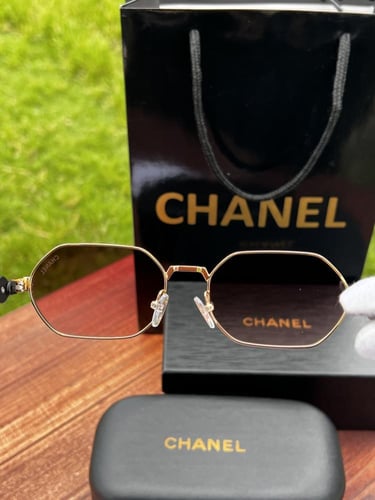 نظارة CHANEL اطار اسود عدسة وردي فاتح مدرج