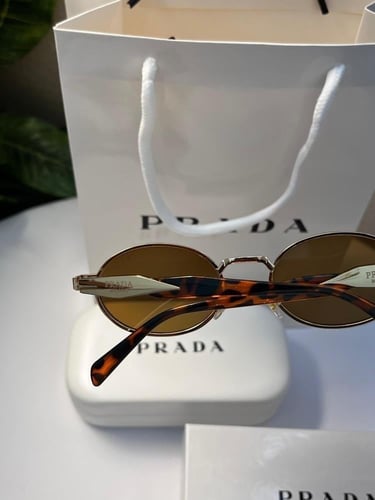 نظارة prada- ملون