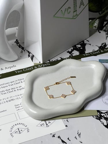 إسوارة Van cleef ذهبي _ كرستالات