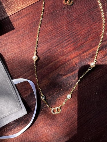 سلسال Dior ذهبي لؤلؤة