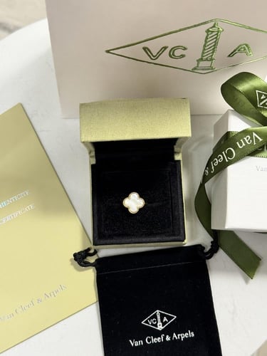 خاتم Van cleef ذهبي - صدفي