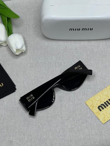 نظارة MIU MIU