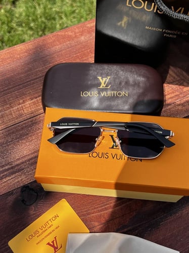 نظارة LOUIS VUITTON- اطار أسود - عدسة اسود