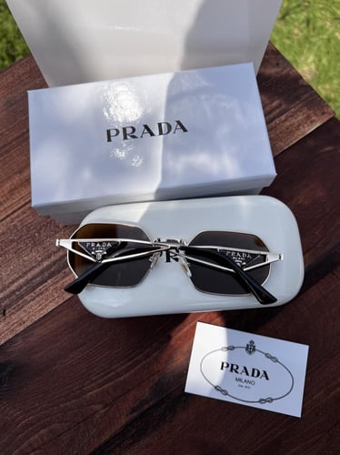 نظارة PRADA لونين