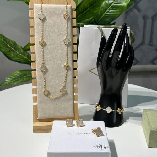 طقم فان كليف ذهبي لؤلؤي