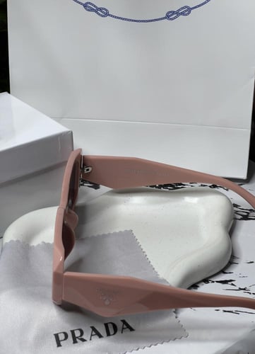 نظارة PRADA أطار _ وردي