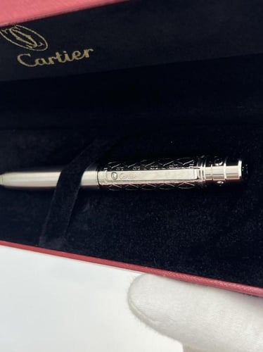 قلم حبر من مجموعة سانتوس دو كارتيه