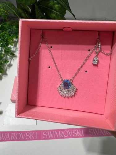 سلسال سوارفيسكي فضي بكريستالة زرقاء