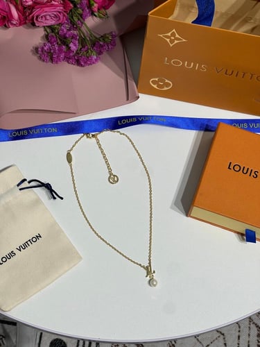 سلسال LOUIS VUITTON ذهبي