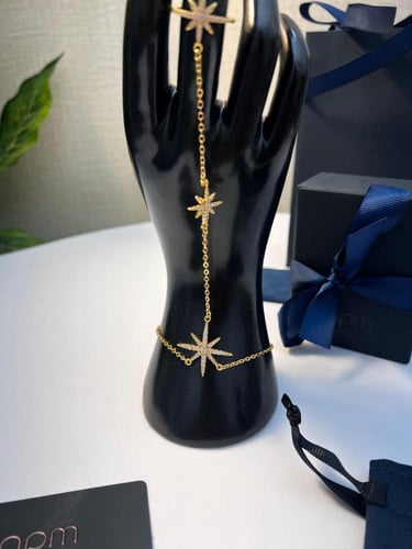 أسوار كف يد مع خاتم apm ذهبي