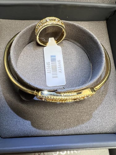 اسوارة مع خاتم MESSIKA معدن ذهبي