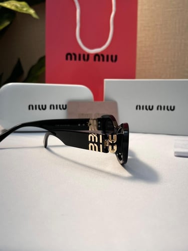 نظارة miu miu إطار أسود - عدسة أسود