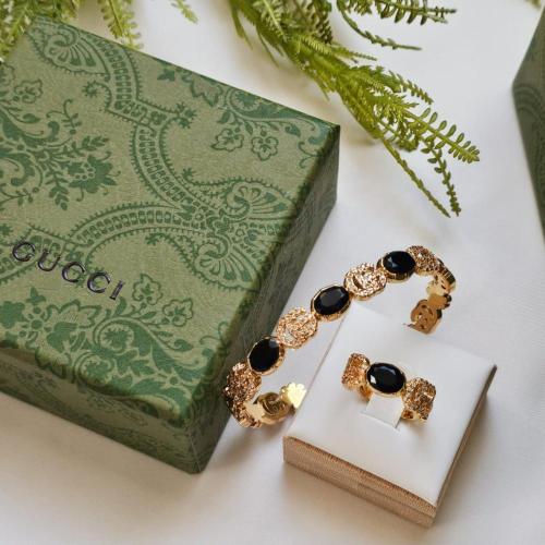 اسوارة + خاتم GUCCI ذهبي