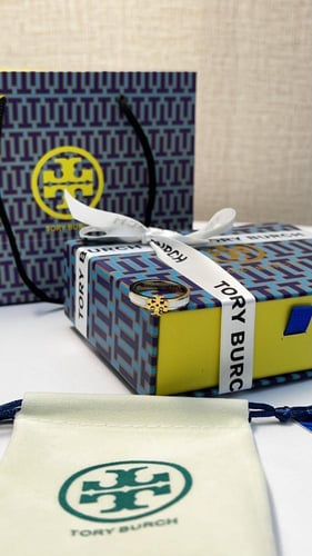 خاتم TORY BURCH ذهبي - أبيض