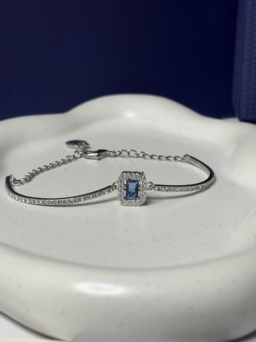 اسوارة سوارفيسكي فضي_كرستالة زرقاء