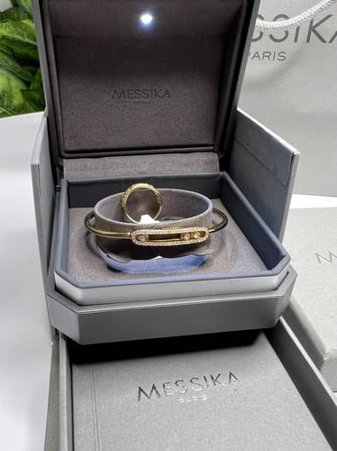 اسوارة مع خاتم MESSIKA معدن ذهبي