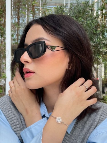 نظارة PRADA أطار ذهبي - عدسه أسود