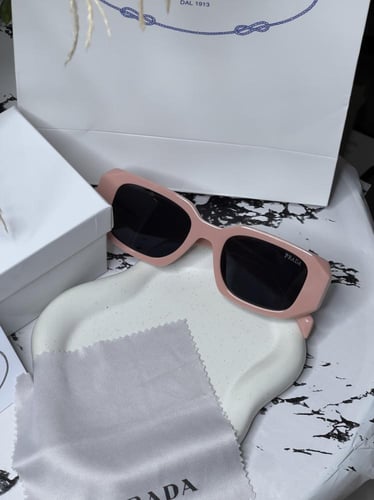نظارة PRADA أطار _ وردي