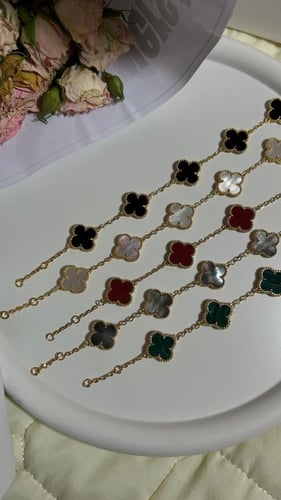 أسوارة Van cleef ذهبي وردة